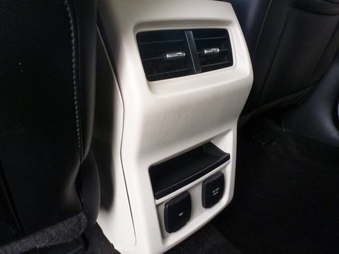 Used 2015 Ford Edge Titanium w/ Technology Package AWD/4WD image 30