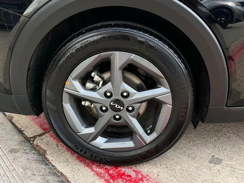 Used 2025 Kia K4 LXS image 9