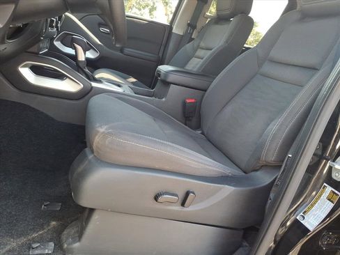 Used 2024 Nissan Frontier SV image 11