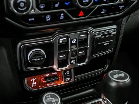 Used 2021 Jeep Wrangler Unlimited Rubicon AWD/4WD image 30