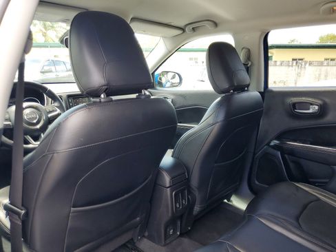 Used 2017 Jeep Compass Latitude image 13