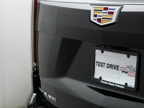 Used 2023 Cadillac Escalade ESV Premium Luxury Platinum image 34