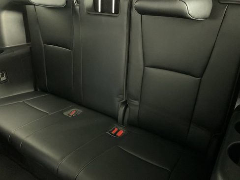 Used 2023 Toyota Highlander XLE AWD/4WD image 22