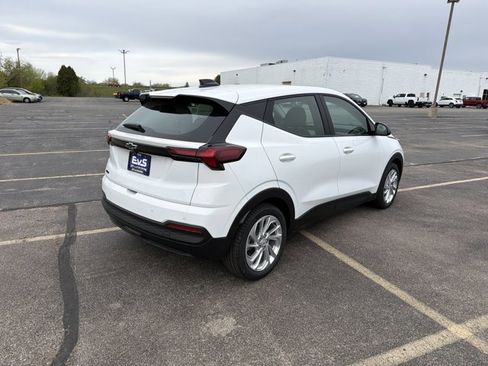 New 2027 Chevrolet Bolt LT w/ Comfort Package FWD image 5