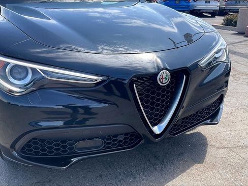 Used 2023 Alfa Romeo Stelvio Ti AWD/4WD image 5