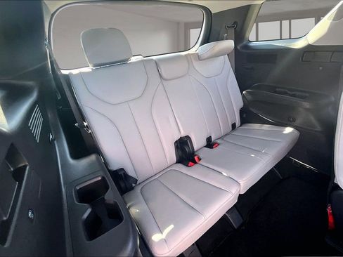 Used 2024 Hyundai Palisade SEL w/ Premium Package image 25