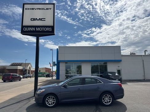 Used 2015 Chevrolet Malibu LT w/ Power Convenience Package FWD image 2