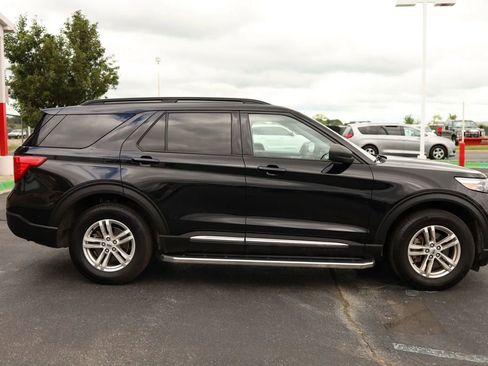 Used 2020 Ford Explorer XLT w/ Comfort Package AWD/4WD image 4