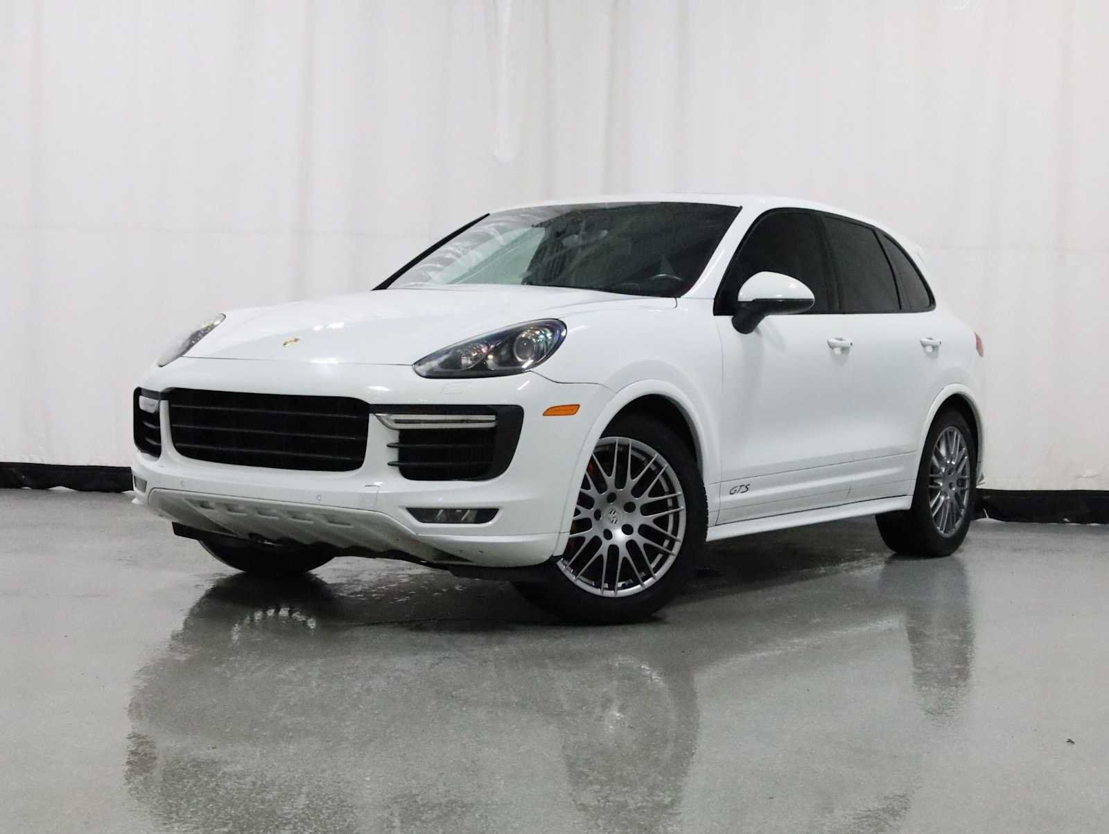 Used 2016 Porsche Cayenne GTS AWD/4WD image 1