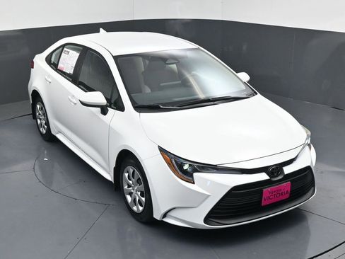 Used 2025 Toyota Corolla LE image 15
