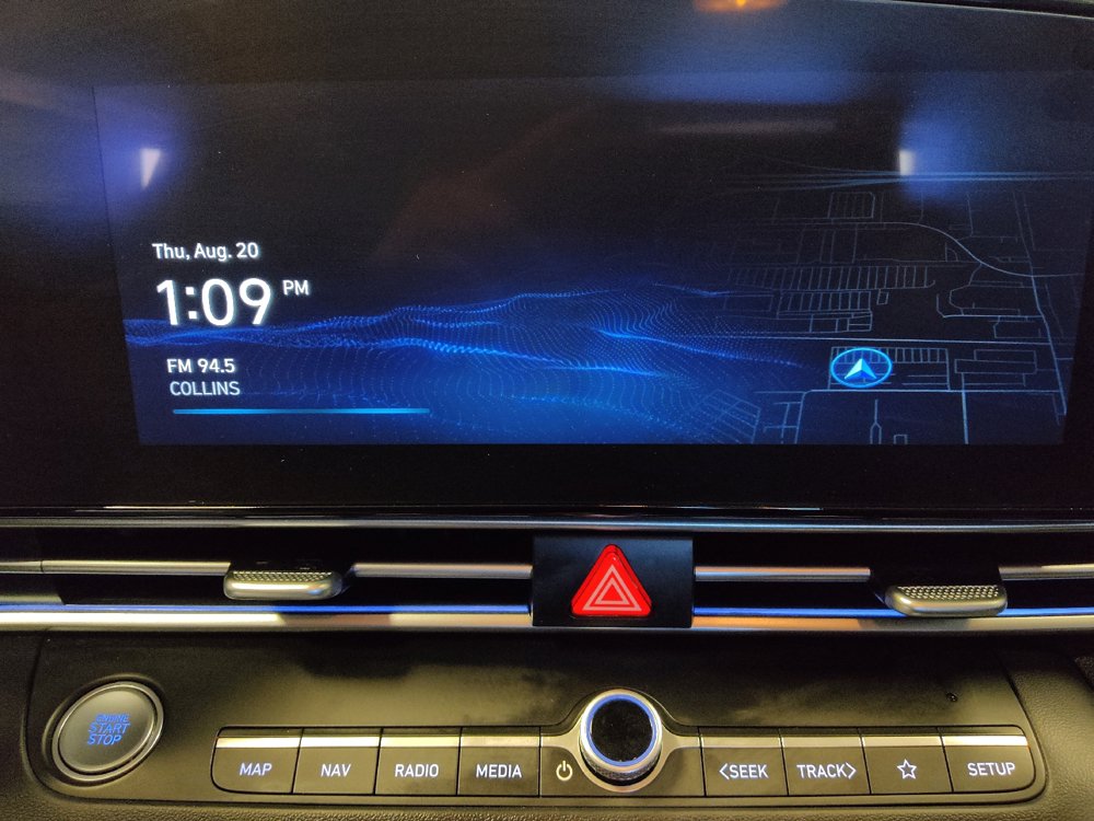 Used 2025 Hyundai Elantra Limited FWD image 25