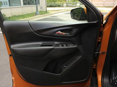 Used 2019 Chevrolet Equinox LT FWD image 15