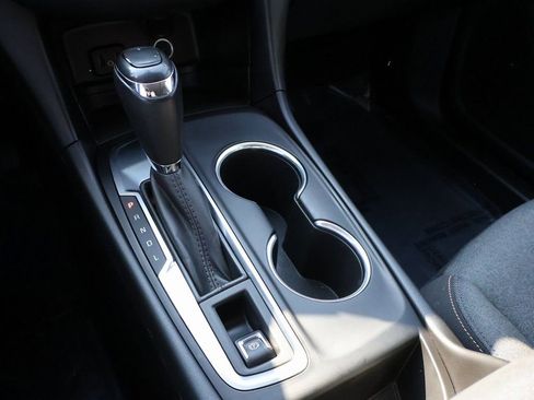 Used 2018 Chevrolet Equinox LT w/ Sun & Infotainment Package image 39