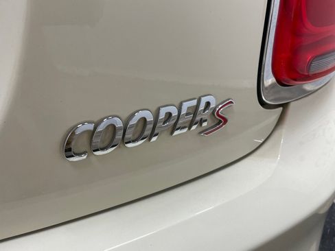 Used 2017 MINI Cooper S w/ Premium Package image 10