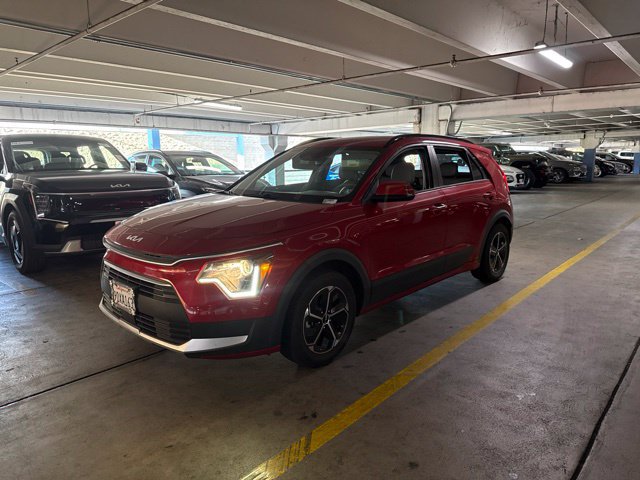 Used 2023 Kia Niro EX FWD image 2