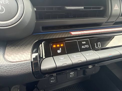 Used 2026 Toyota Prius XLE FWD image 15