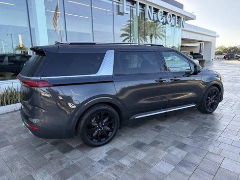 Used 2024 Kia Carnival SX Prestige image 2