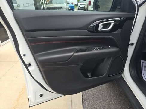 Certified 2024 Jeep Compass Trailhawk AWD/4WD image 11