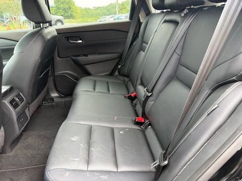 Used 2023 Nissan Rogue SL FWD image 6
