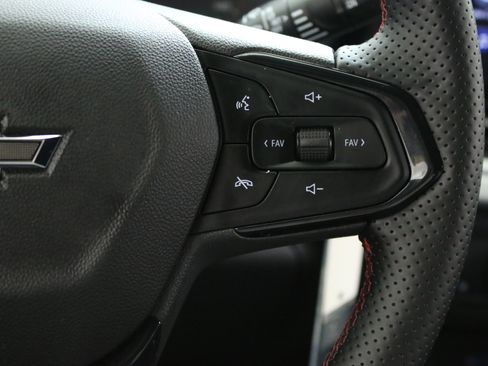 Certified 2024 Chevrolet Trax RS w/ Sunroof Package FWD image 15