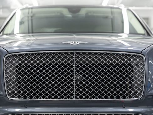 Used 2023 Bentley Bentayga AWD/4WD image 11