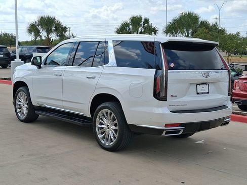 Used 2024 Cadillac Escalade Premium Luxury RWD image 4