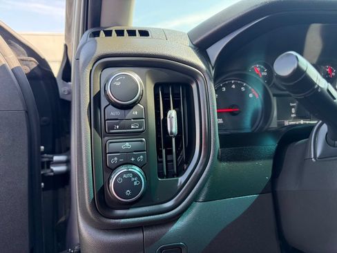 Used 2019 Chevrolet Silverado 1500 Custom w/ Custom Convenience Package AWD/4WD image 26