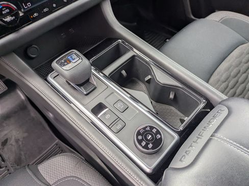 Used 2022 Nissan Pathfinder SV AWD/4WD image 27