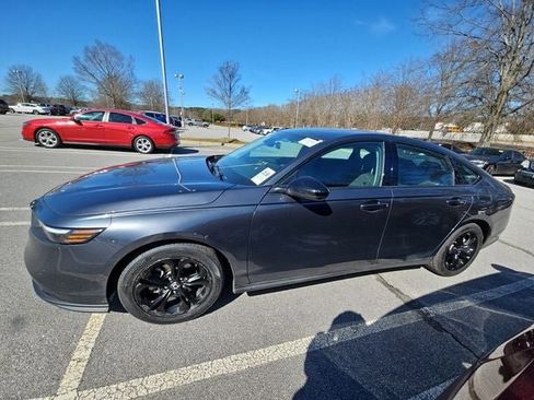 Used 2025 Honda Accord SE image 3