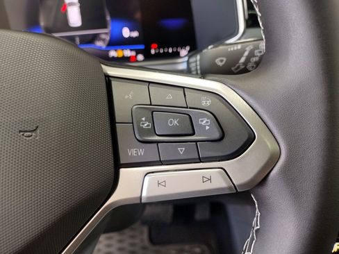 New 2025 Volkswagen Taos SE image 26