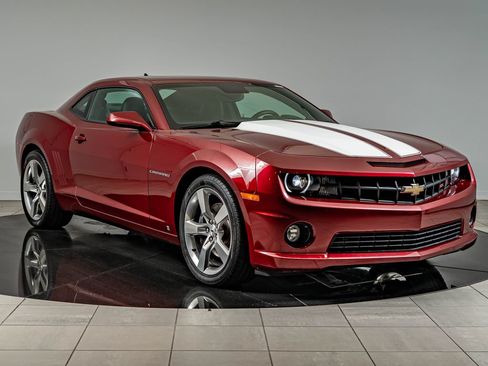 Used 2010 Chevrolet Camaro SS w/ RS Package RWD image 3