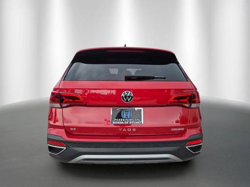 Used 2024 Volkswagen Taos SE FWD image 4