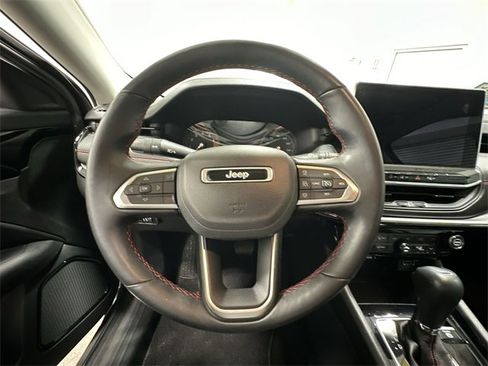 Used 2022 Jeep Compass Trailhawk w/ Trailhawk Convenience Group image 18