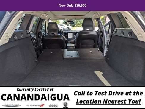 Used 2025 Volvo V60 B5 Cross Country Plus AWD/4WD image 20