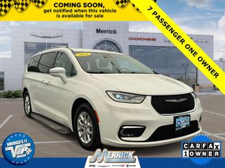 Used 2021 Chrysler Pacifica Touring-L FWD video 1
