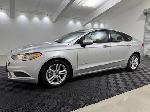 Used 2018 Ford Fusion S image 4