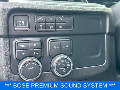Used 2025 Chevrolet Suburban Premier image 16