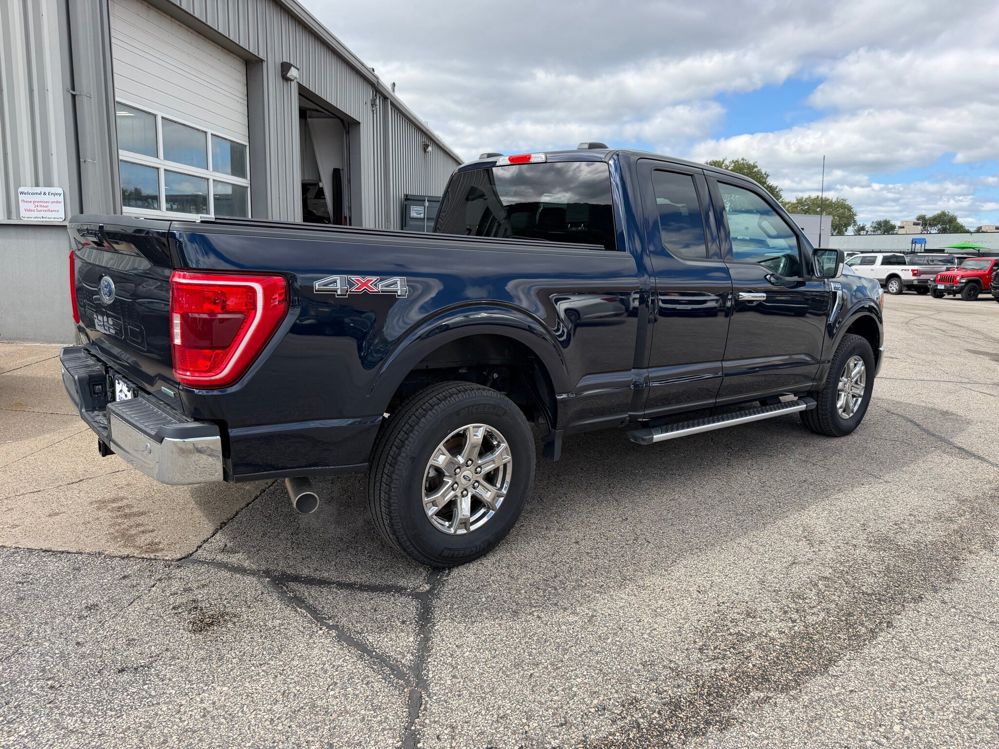 Used 2023 Ford F150 XLT AWD/4WD image 4