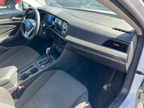 Used 2019 Volkswagen Jetta SE FWD image 16