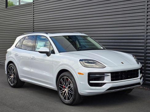 New 2026 Porsche Cayenne S AWD/4WD image 9