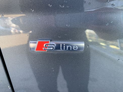 Certified 2022 Audi Q5 2.0T Premium w/ Convenience Package AWD/4WD image 15