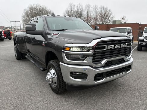 Used 2026 RAM 3500 Tradesman image 4