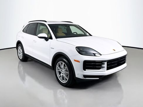 Certified 2026 Porsche Cayenne E-Hybrid AWD/4WD image 7