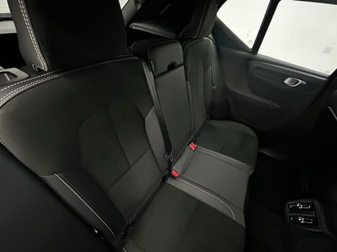 Used 2023 Volvo XC40 B5 Plus w/ Climate Package image 37