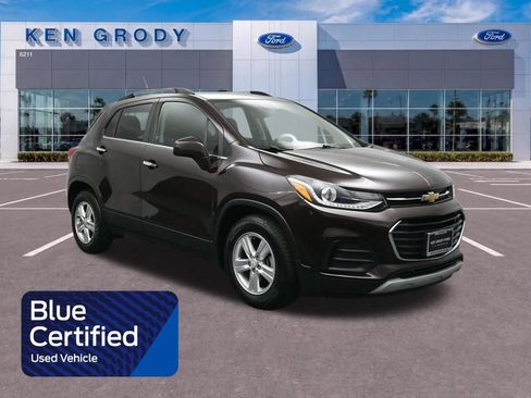 Used 2020 Chevrolet Trax LT w/ LT Convenience Package FWD image 1