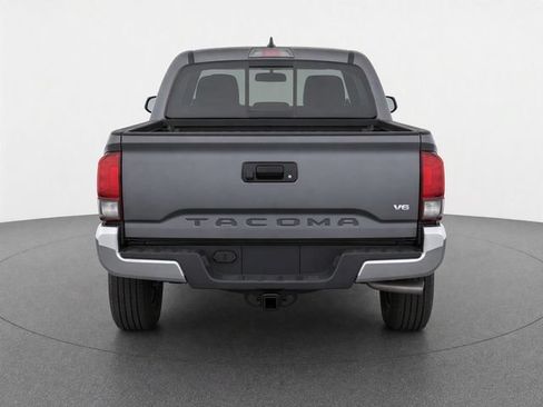 Used 2020 Toyota Tacoma SR5 RWD image 3