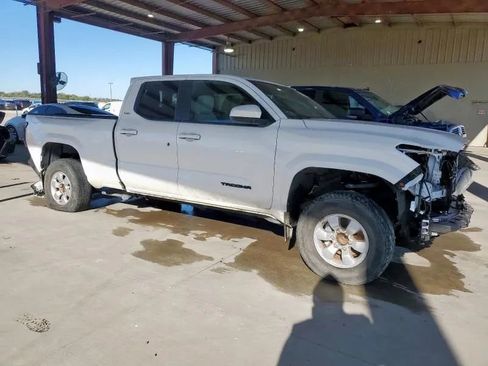 Used 2024 Toyota Tacoma SR5 image 2