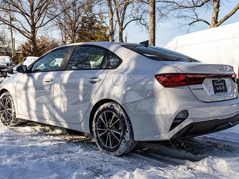 Certified 2023 Kia Forte LXS w/ LXS Technology Package image 4