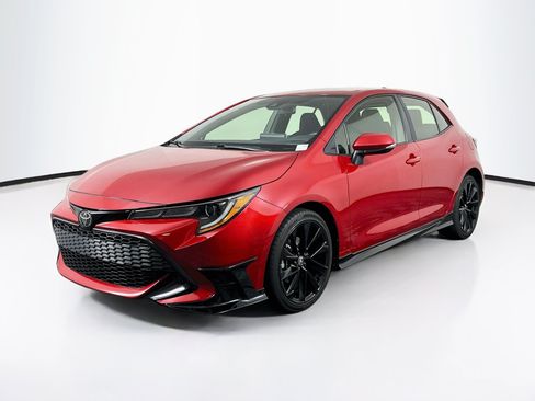 Used 2021 Toyota Corolla SE w/ Special Edition FWD image 3