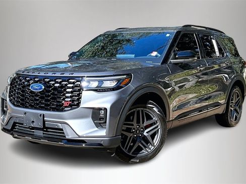 Used 2025 Ford Explorer ST image 1